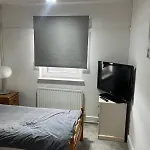 Albans Road Apartment - 4 Bedroom Luxury Stay